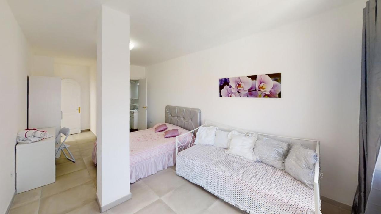 Vv Las Buganvillas Maspalomas - Cocina Y Habitaciones Con Banos Privados Экстерьер фото