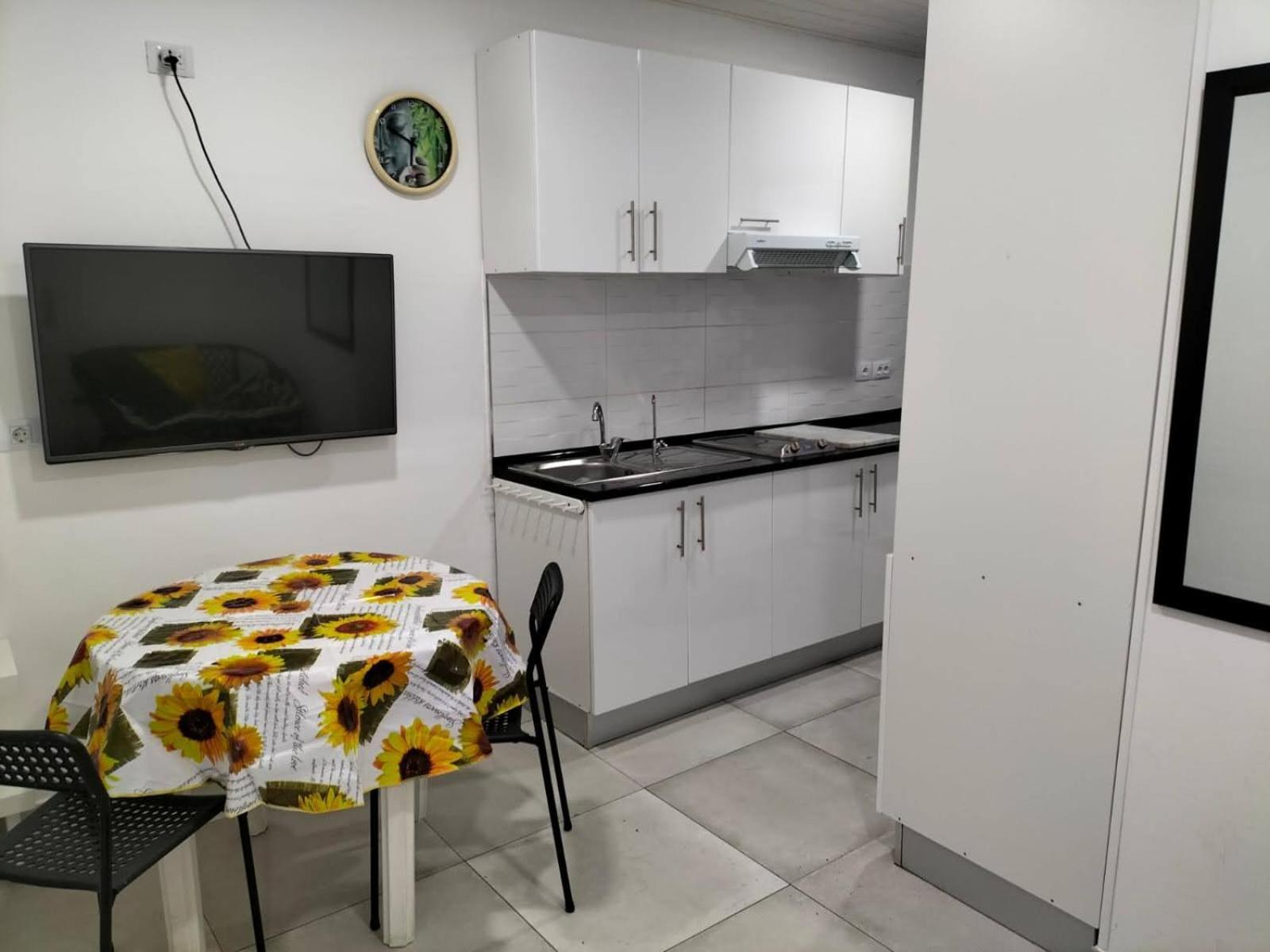 Vv Las Buganvillas Maspalomas - Cocina Y Habitaciones Con Banos Privados Номер фото
